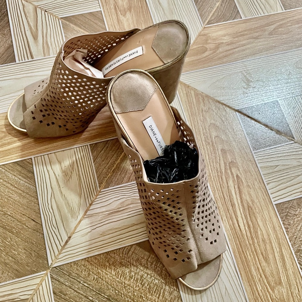 ⭐️Perforated Suede Block Heels